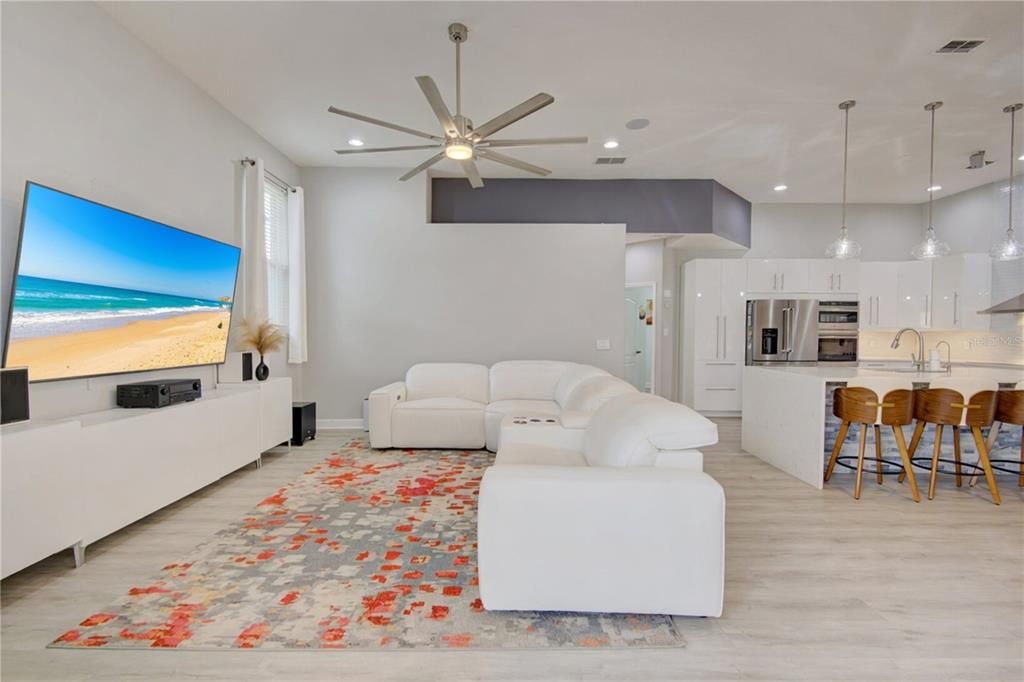 En Venta: $829,000 (4 camas, 3 baños, 2683 Pies cuadrados)