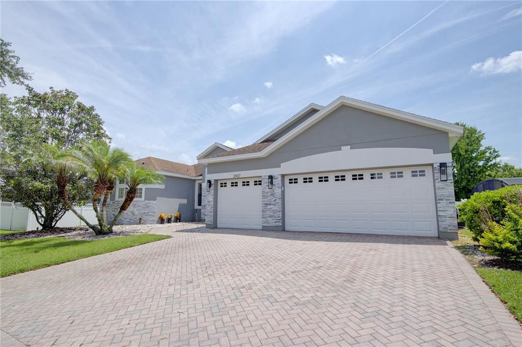 En Venta: $829,000 (4 camas, 3 baños, 2683 Pies cuadrados)