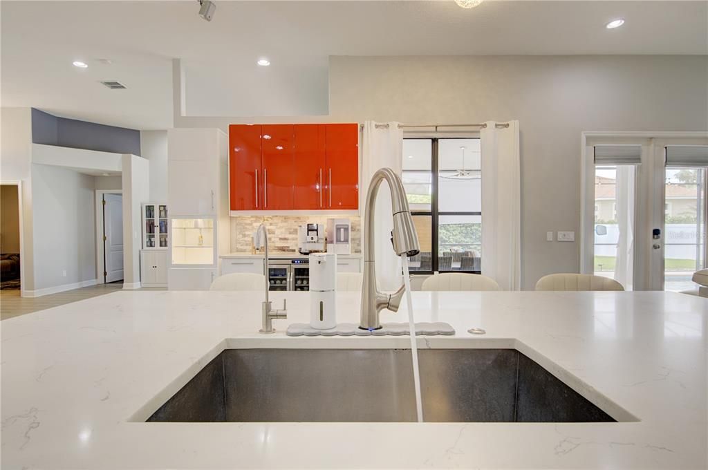 En Venta: $829,000 (4 camas, 3 baños, 2683 Pies cuadrados)