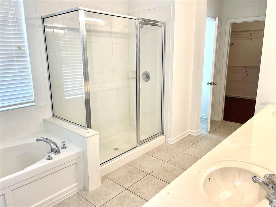 For Rent: $3,500 (4 beds, 3 baths, 3148 Square Feet)