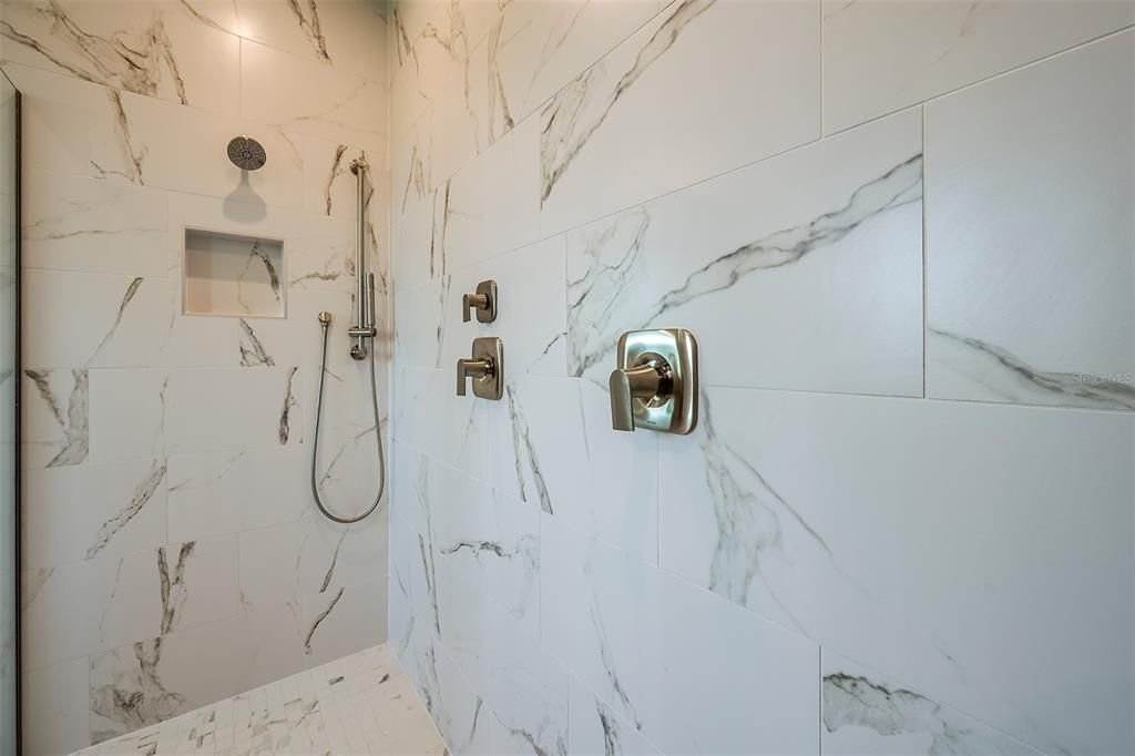 For Sale: $727,667 (4 beds, 3 baths, 2867 Square Feet)
