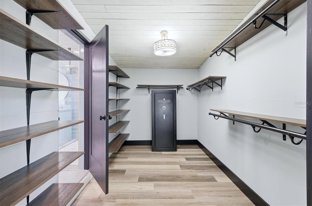 Active With Contract: $295,000 (2 beds, 2 baths, 1166 Square Feet)