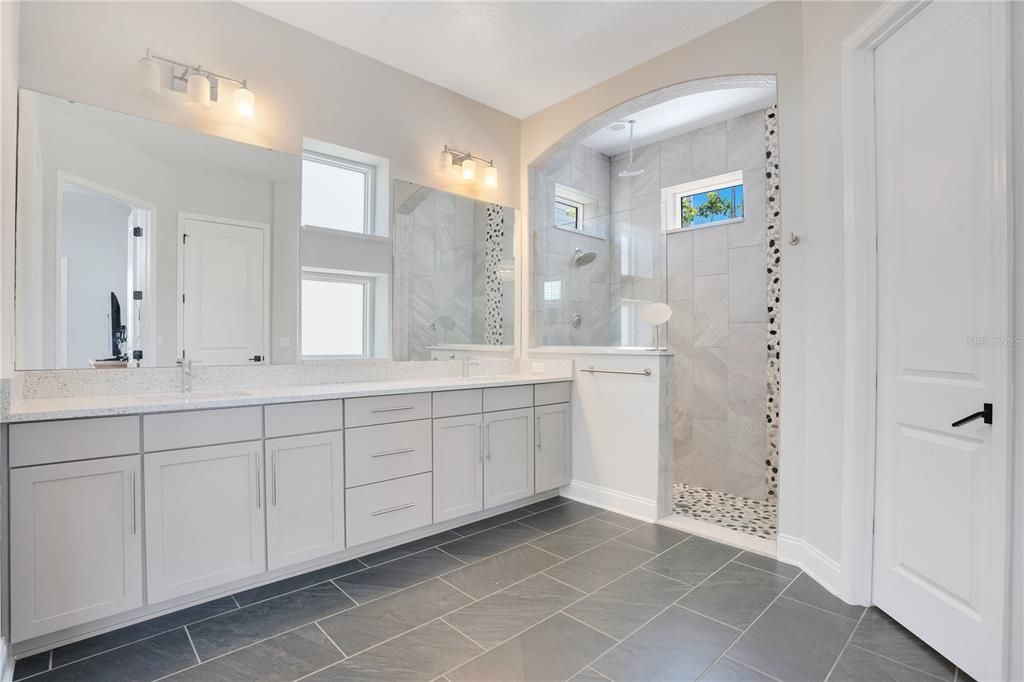 For Rent: $6,000 (4 beds, 3 baths, 2858 Square Feet)