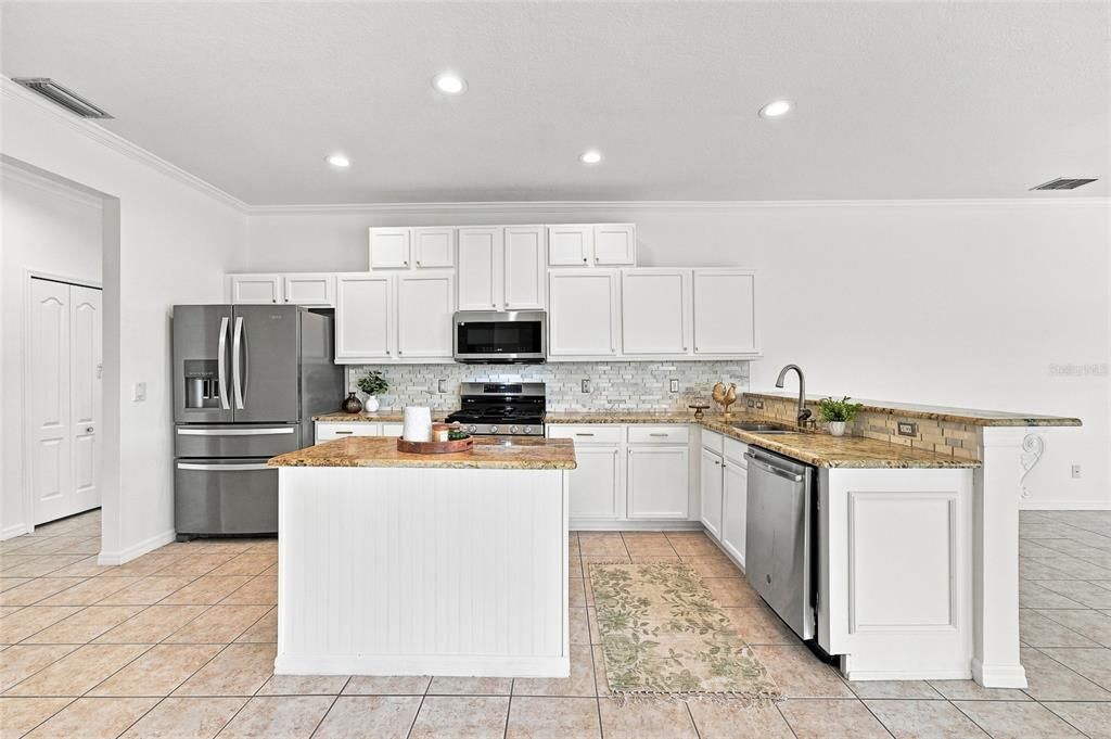For Sale: $675,000 (4 beds, 3 baths, 2190 Square Feet)