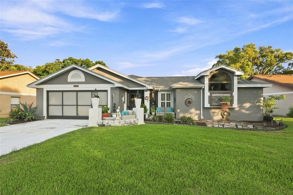 For Sale: $389,900 (3 beds, 2 baths, 1721 Square Feet)