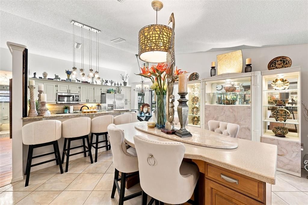 For Sale: $389,900 (3 beds, 2 baths, 1721 Square Feet)