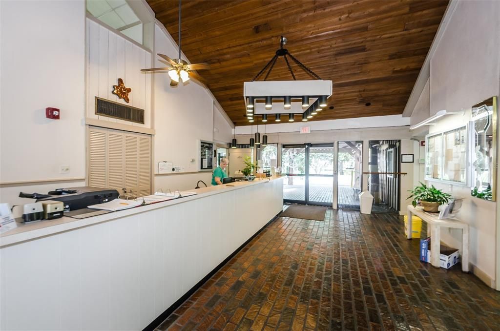 For Sale: $389,900 (3 beds, 2 baths, 1721 Square Feet)