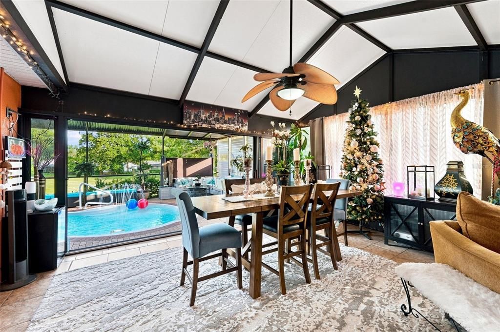 For Sale: $389,900 (3 beds, 2 baths, 1721 Square Feet)