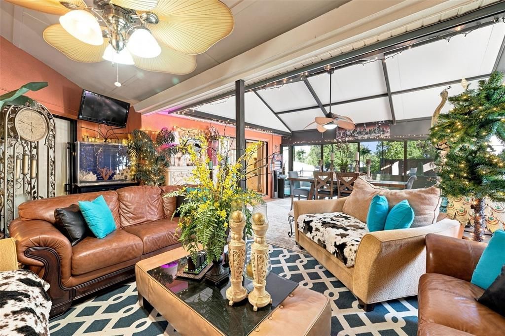 For Sale: $389,900 (3 beds, 2 baths, 1721 Square Feet)