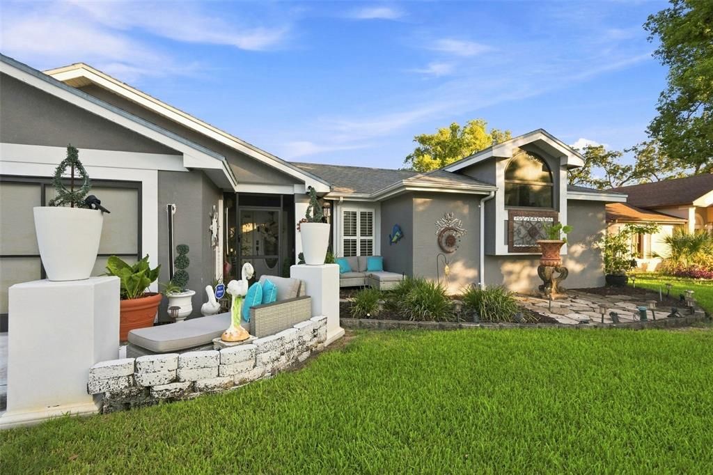 For Sale: $389,900 (3 beds, 2 baths, 1721 Square Feet)