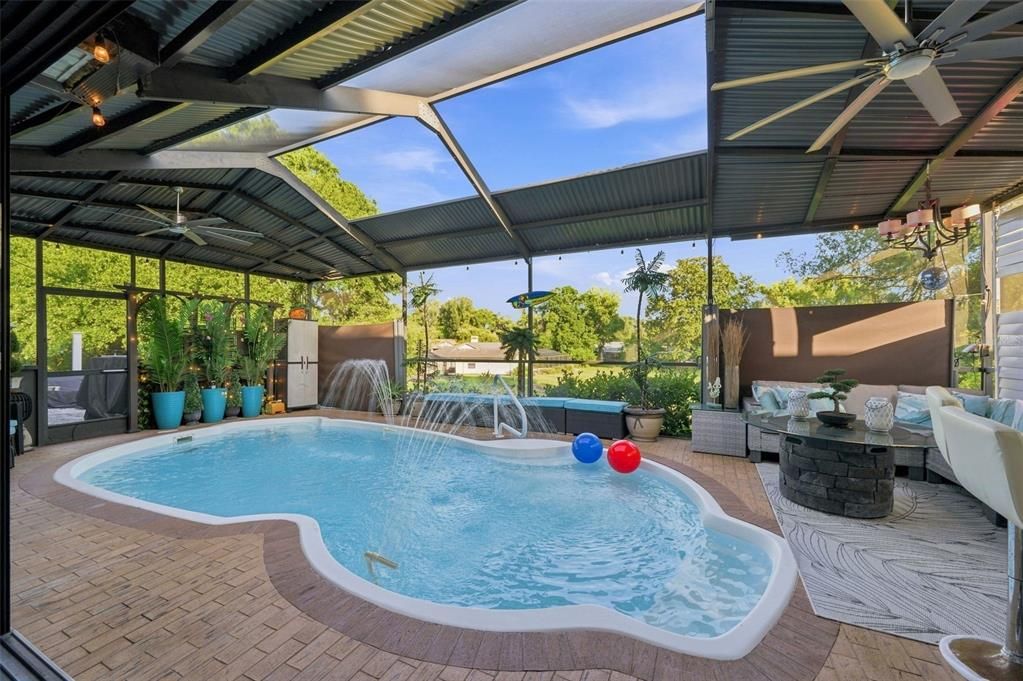 For Sale: $389,900 (3 beds, 2 baths, 1721 Square Feet)