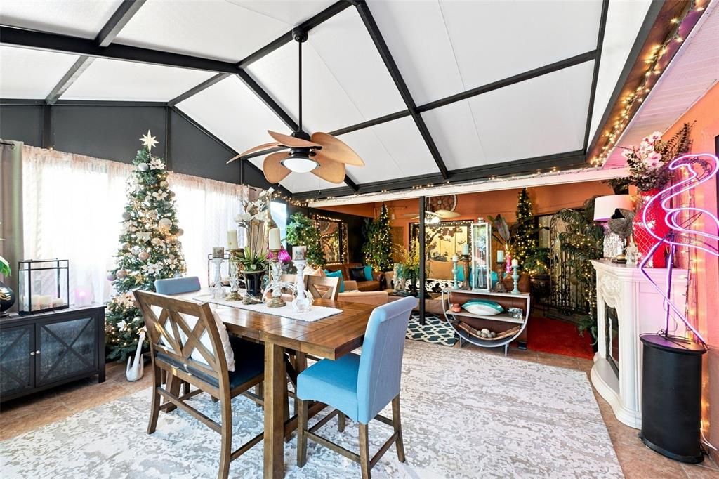 For Sale: $389,900 (3 beds, 2 baths, 1721 Square Feet)