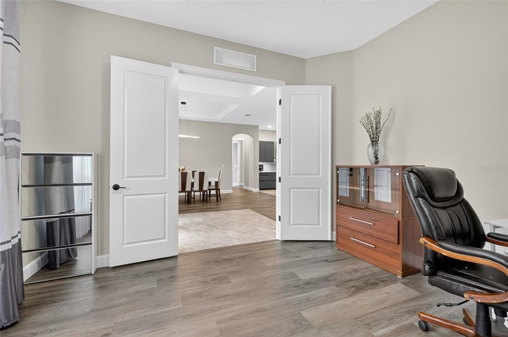 For Sale: $600,000 (4 beds, 3 baths, 2691 Square Feet)