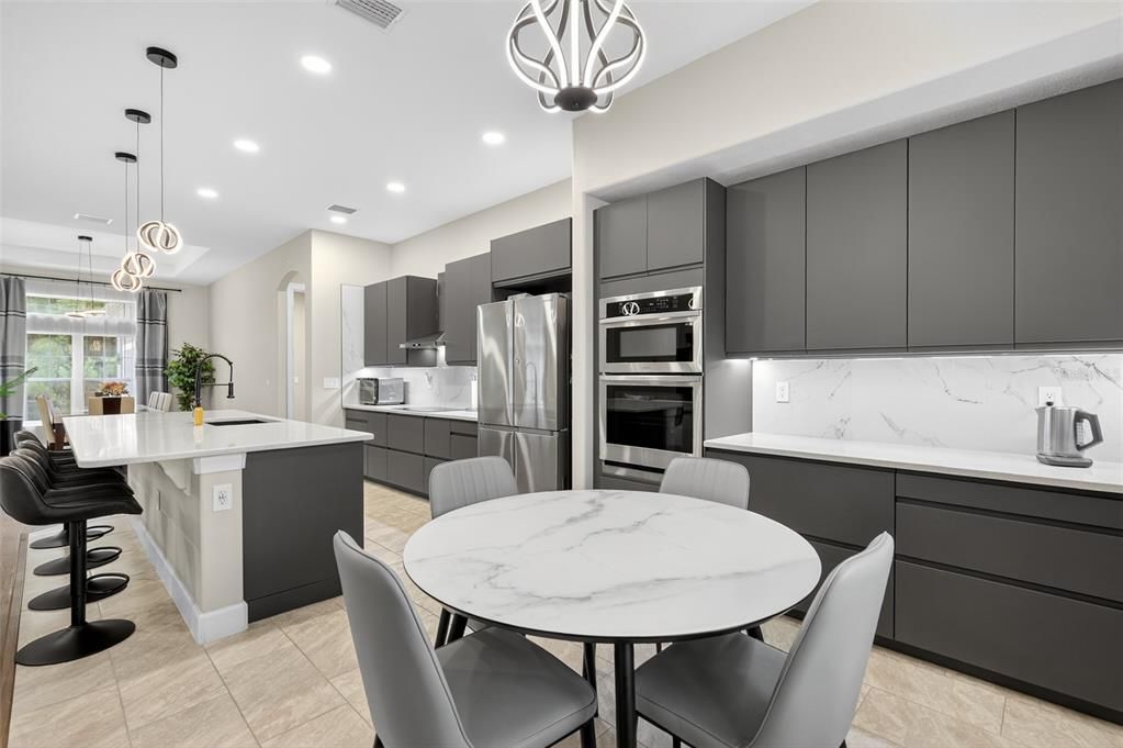 For Sale: $600,000 (4 beds, 3 baths, 2691 Square Feet)