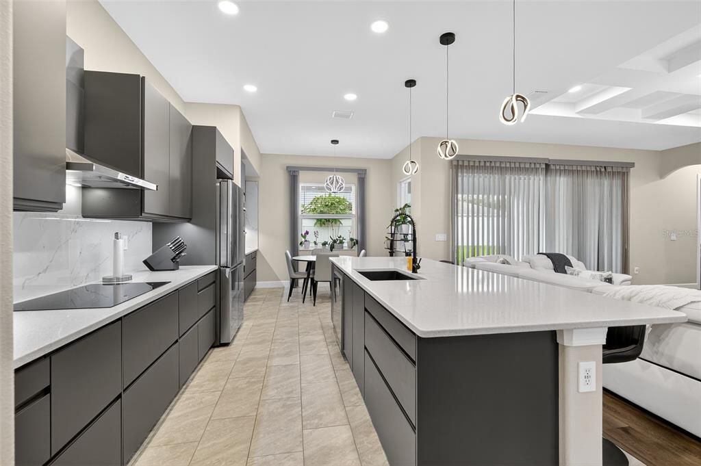 For Sale: $600,000 (4 beds, 3 baths, 2691 Square Feet)