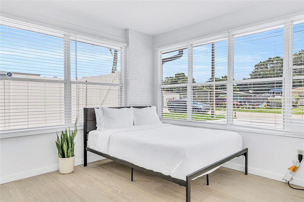 For Rent: $3,200 (4 beds, 2 baths, 1735 Square Feet)