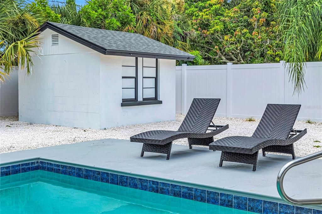 For Rent: $3,200 (4 beds, 2 baths, 1735 Square Feet)