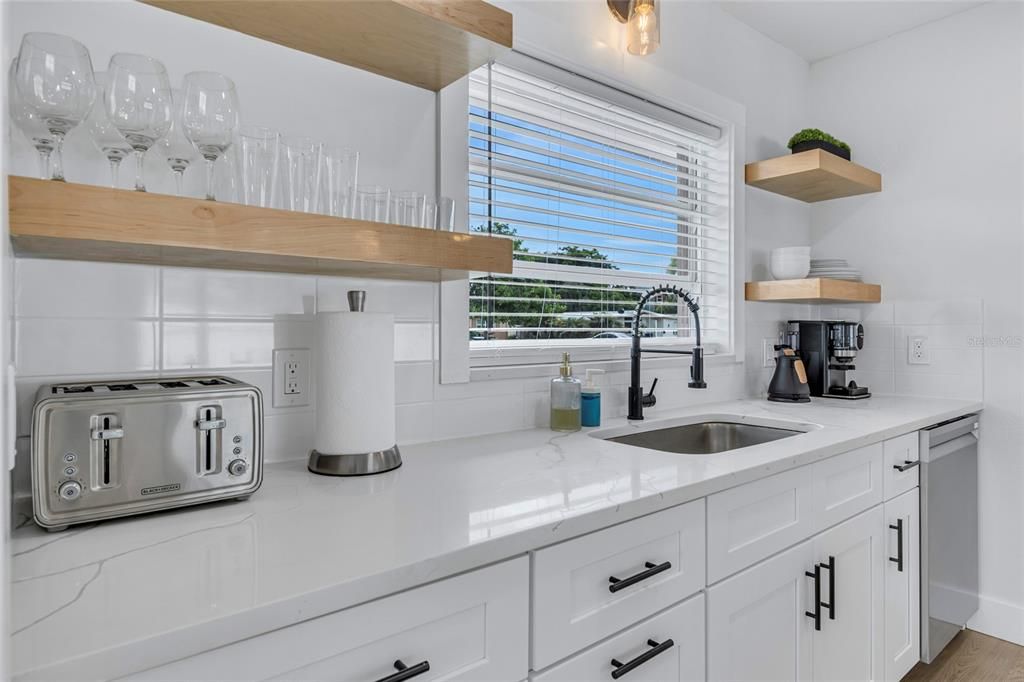 For Rent: $3,200 (4 beds, 2 baths, 1735 Square Feet)