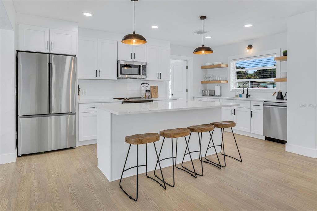 For Rent: $3,200 (4 beds, 2 baths, 1735 Square Feet)