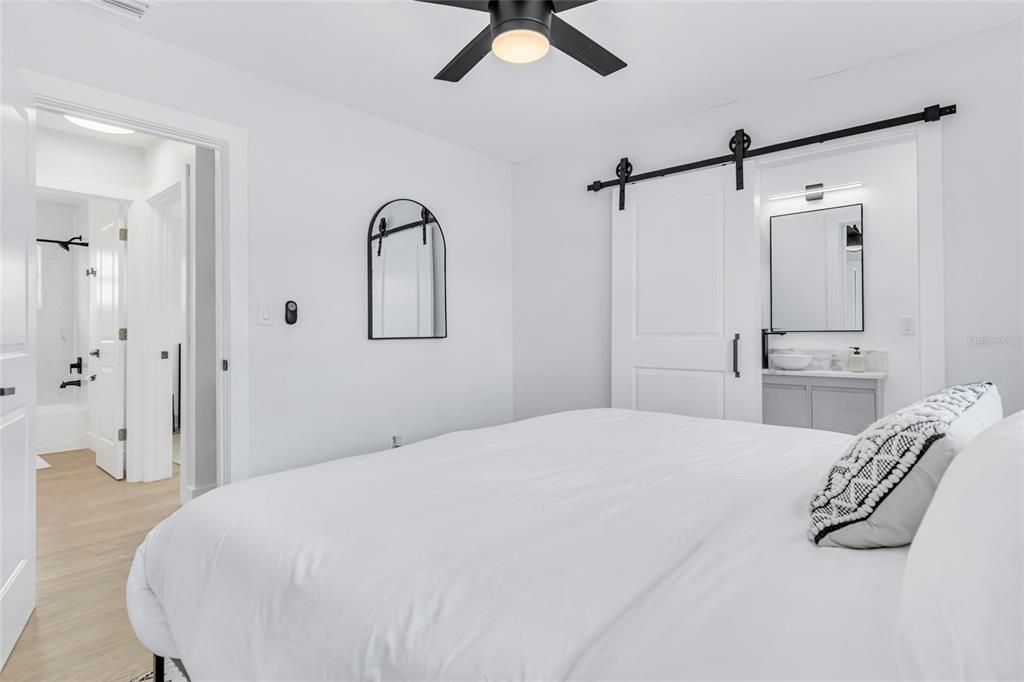 For Rent: $3,200 (4 beds, 2 baths, 1735 Square Feet)