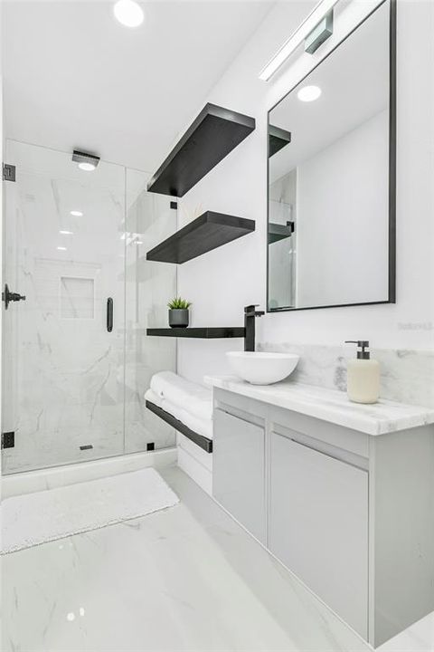 For Rent: $3,200 (4 beds, 2 baths, 1735 Square Feet)