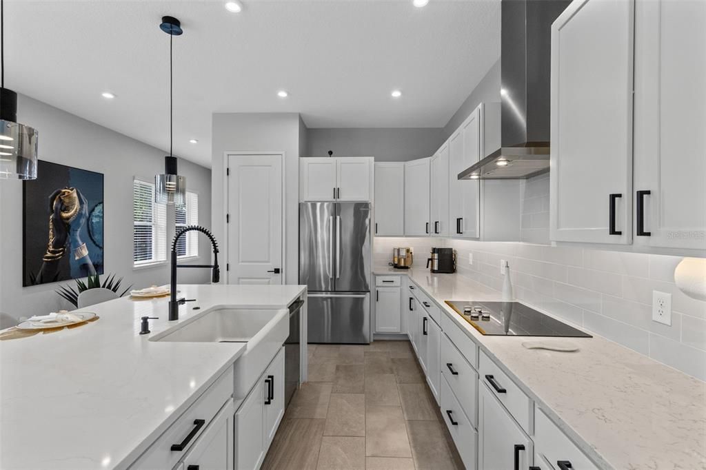 Active With Contract: $895,000 (3 beds, 2 baths, 2017 Square Feet)