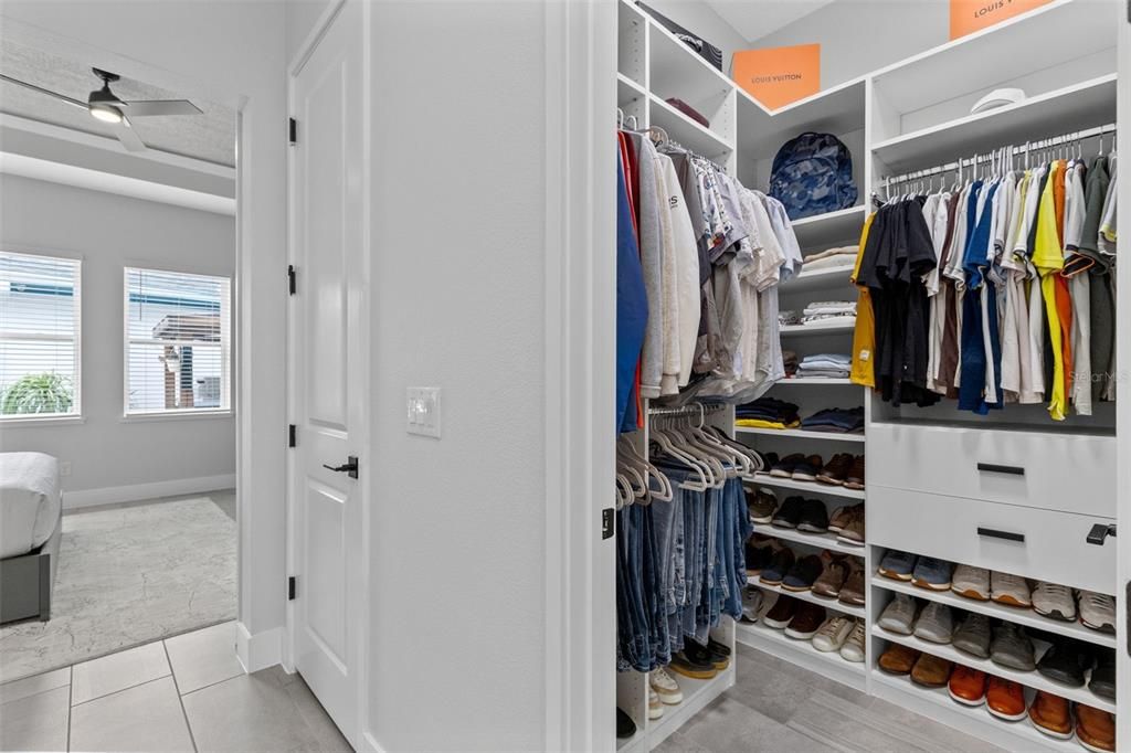 Active With Contract: $895,000 (3 beds, 2 baths, 2017 Square Feet)