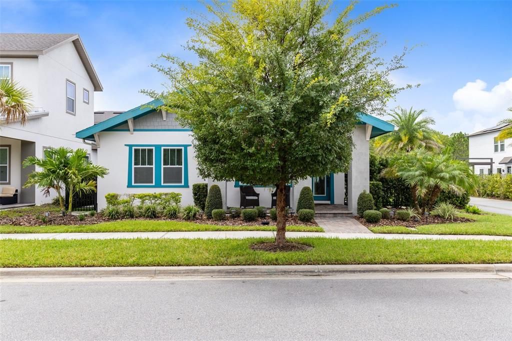 Active With Contract: $895,000 (3 beds, 2 baths, 2017 Square Feet)