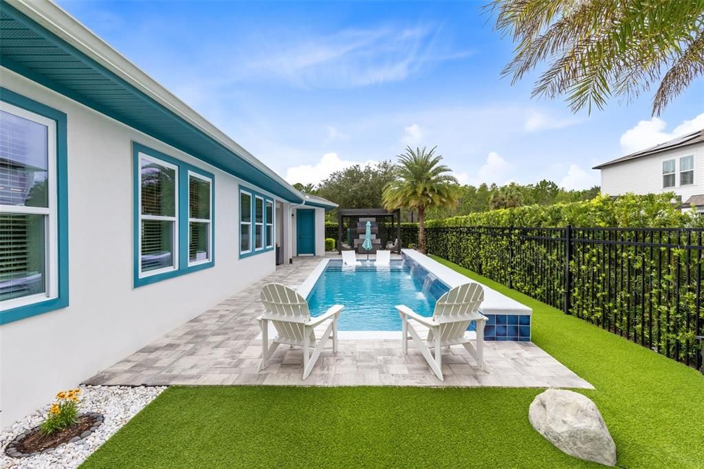 Active With Contract: $895,000 (3 beds, 2 baths, 2017 Square Feet)