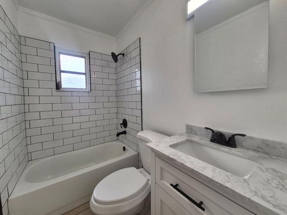 For Rent: $1,450 (2 beds, 1 baths, 598 Square Feet)