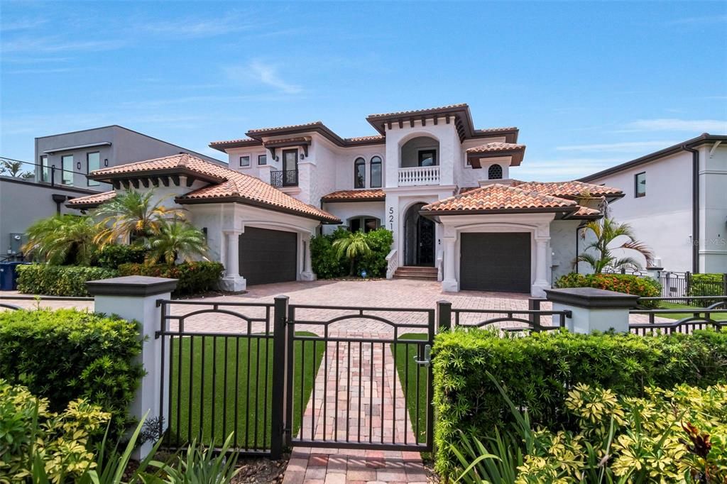 For Sale: $4,750,000 (5 beds, 4 baths, 6244 Square Feet)