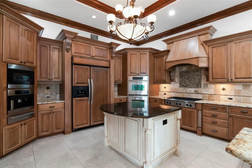 For Sale: $4,750,000 (5 beds, 4 baths, 6244 Square Feet)