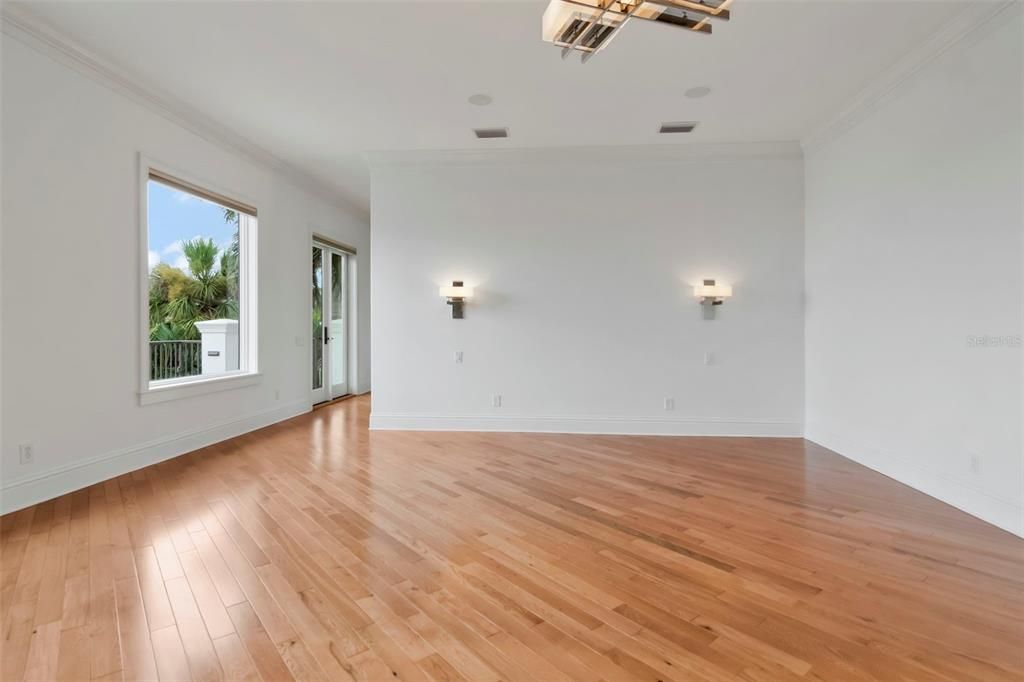 For Sale: $4,750,000 (5 beds, 4 baths, 6244 Square Feet)