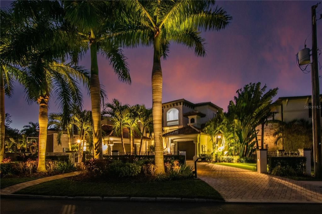For Sale: $4,750,000 (5 beds, 4 baths, 6244 Square Feet)
