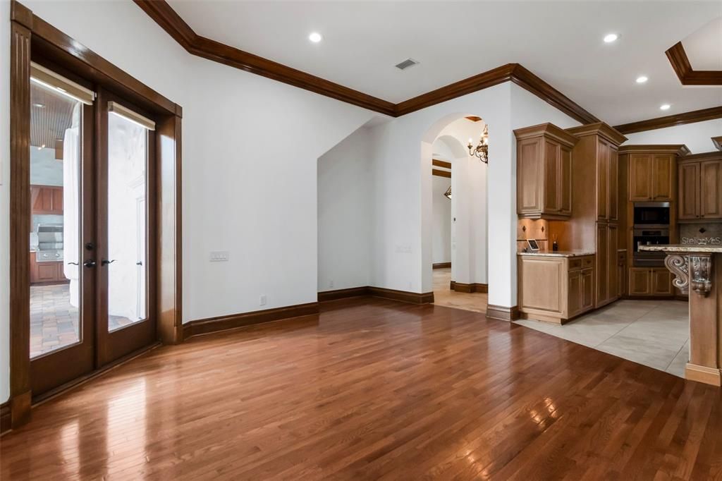 For Sale: $4,750,000 (5 beds, 4 baths, 6244 Square Feet)