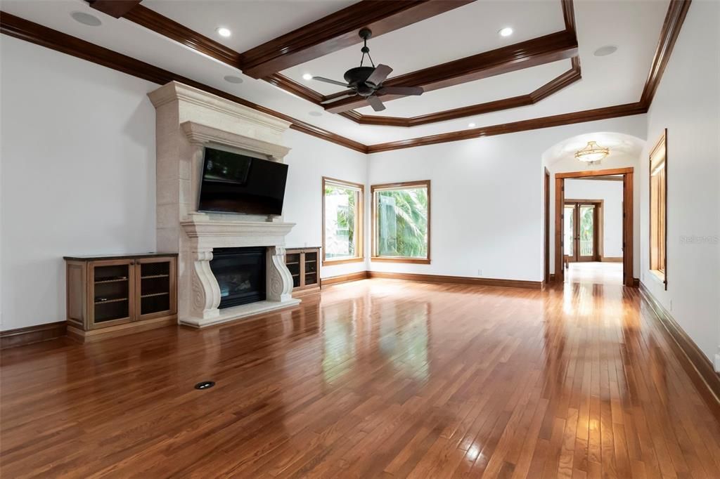 For Sale: $4,750,000 (5 beds, 4 baths, 6244 Square Feet)