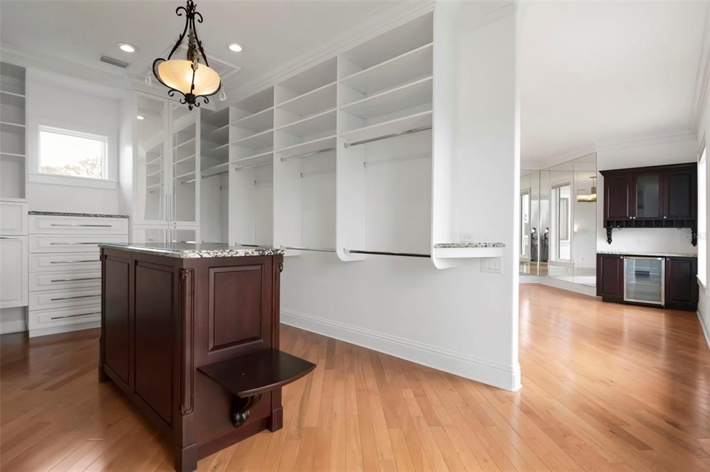 For Sale: $4,750,000 (5 beds, 4 baths, 6244 Square Feet)