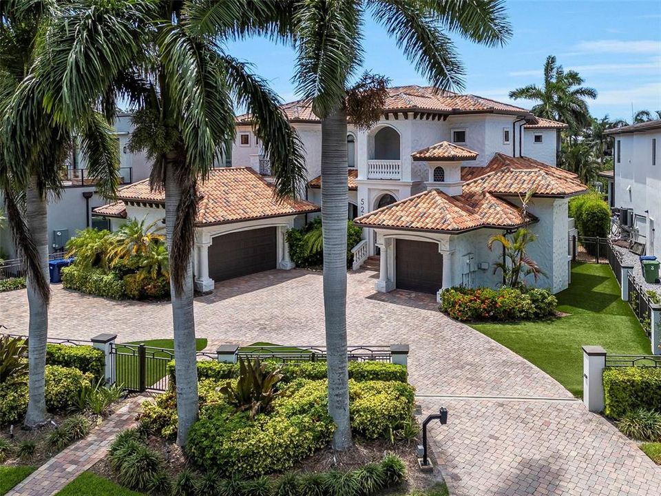 For Sale: $4,750,000 (5 beds, 4 baths, 6244 Square Feet)