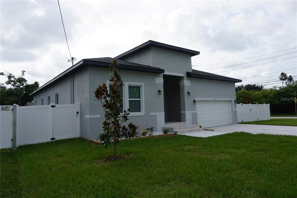 For Sale: $668,000 (4 beds, 2 baths, 1930 Square Feet)