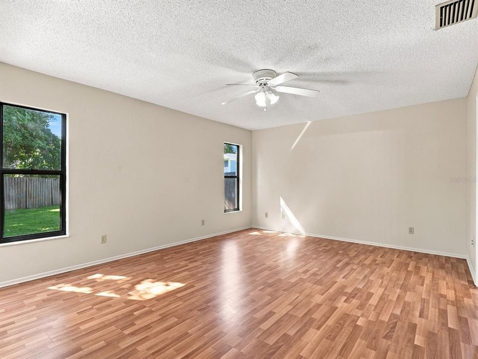 For Sale: $490,000 (3 beds, 2 baths, 1854 Square Feet)