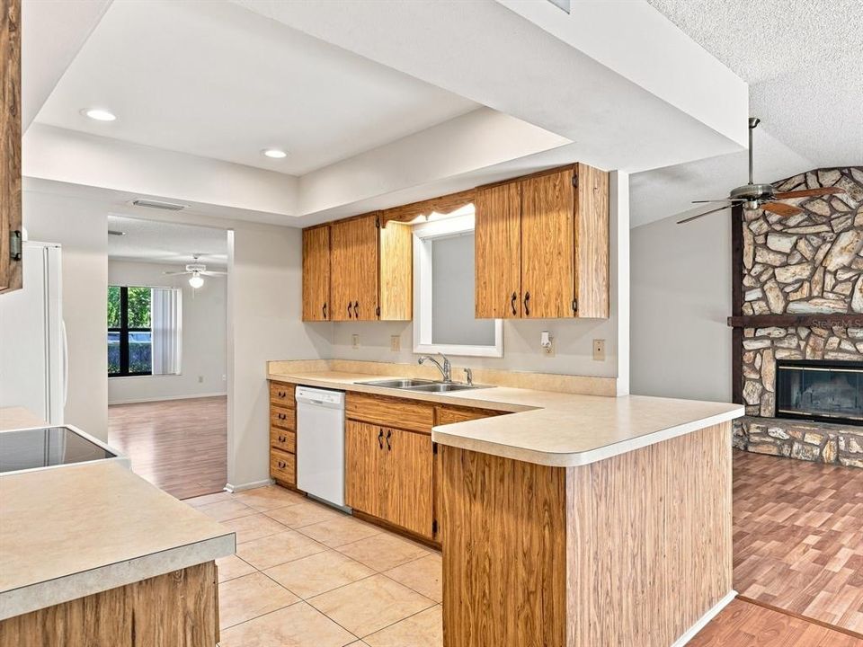 For Sale: $490,000 (3 beds, 2 baths, 1854 Square Feet)