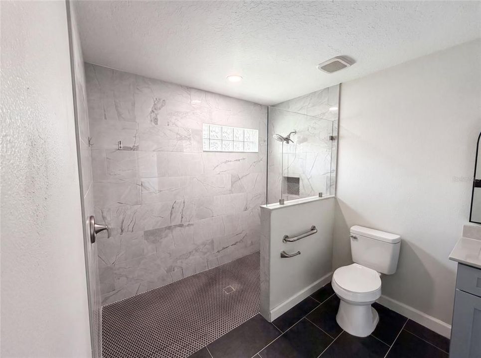 En Venta: $440,000 (4 camas, 2 baños, 1878 Pies cuadrados)