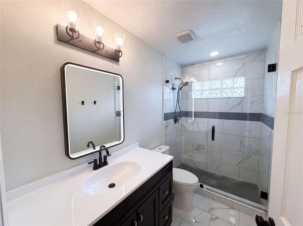 En Venta: $440,000 (4 camas, 2 baños, 1878 Pies cuadrados)