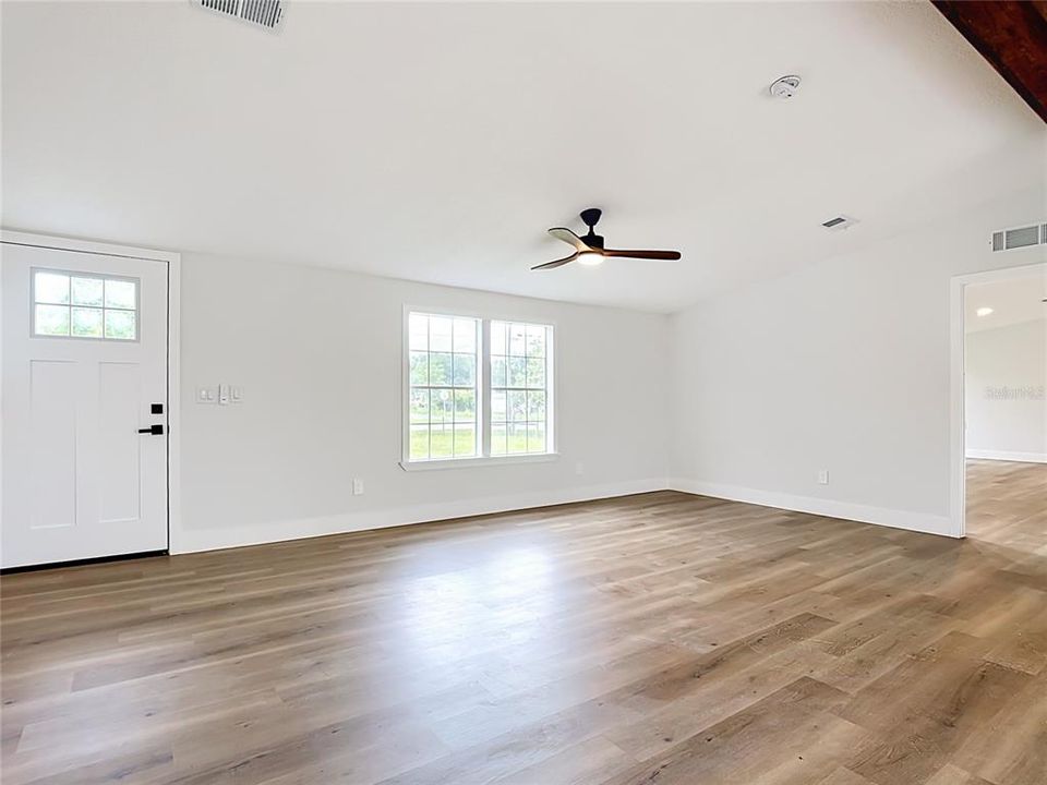 For Sale: $340,000 (4 beds, 2 baths, 1890 Square Feet)