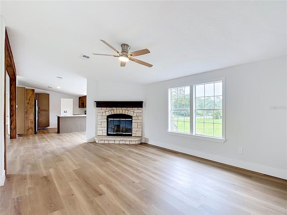 For Sale: $340,000 (4 beds, 2 baths, 1890 Square Feet)