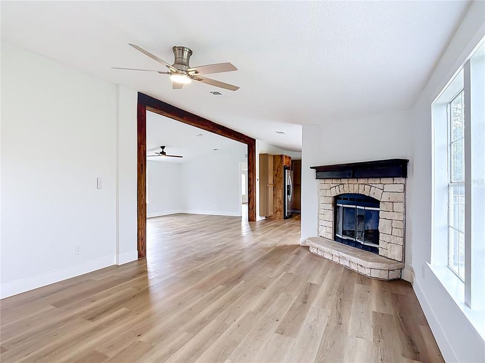 For Sale: $340,000 (4 beds, 2 baths, 1890 Square Feet)