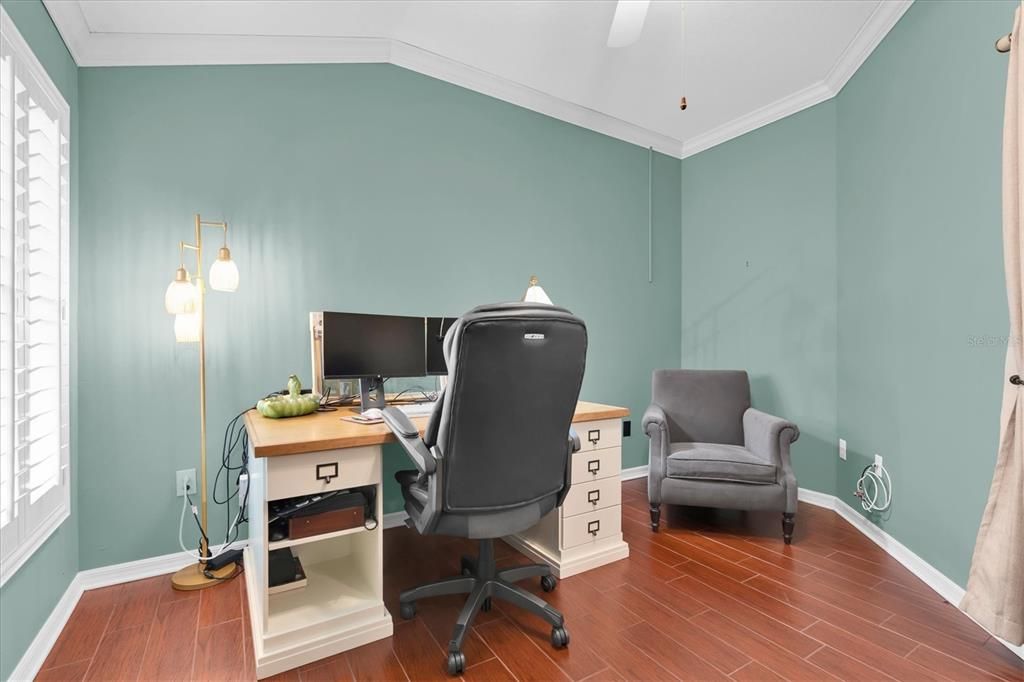 For Sale: $337,000 (3 beds, 2 baths, 1704 Square Feet)