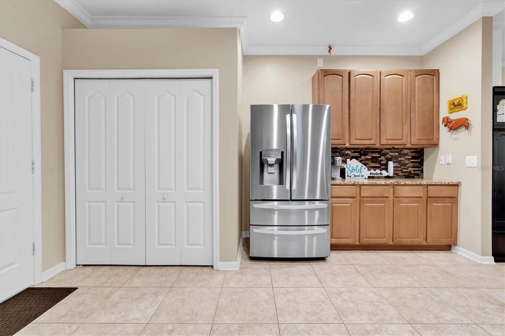 For Sale: $337,000 (3 beds, 2 baths, 1704 Square Feet)