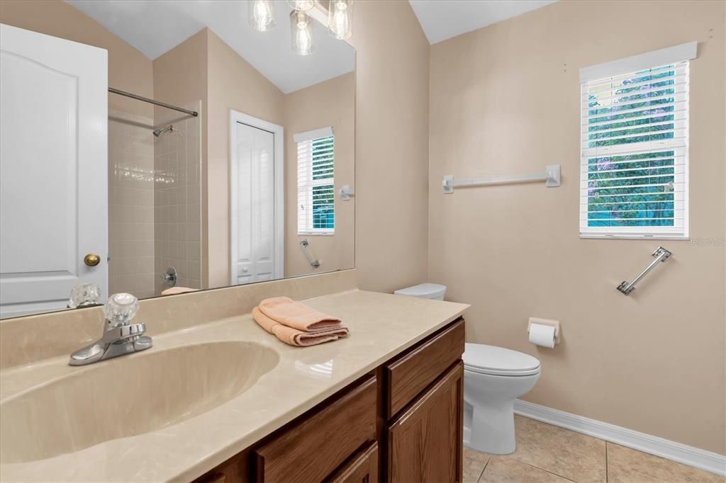 For Sale: $337,000 (3 beds, 2 baths, 1704 Square Feet)
