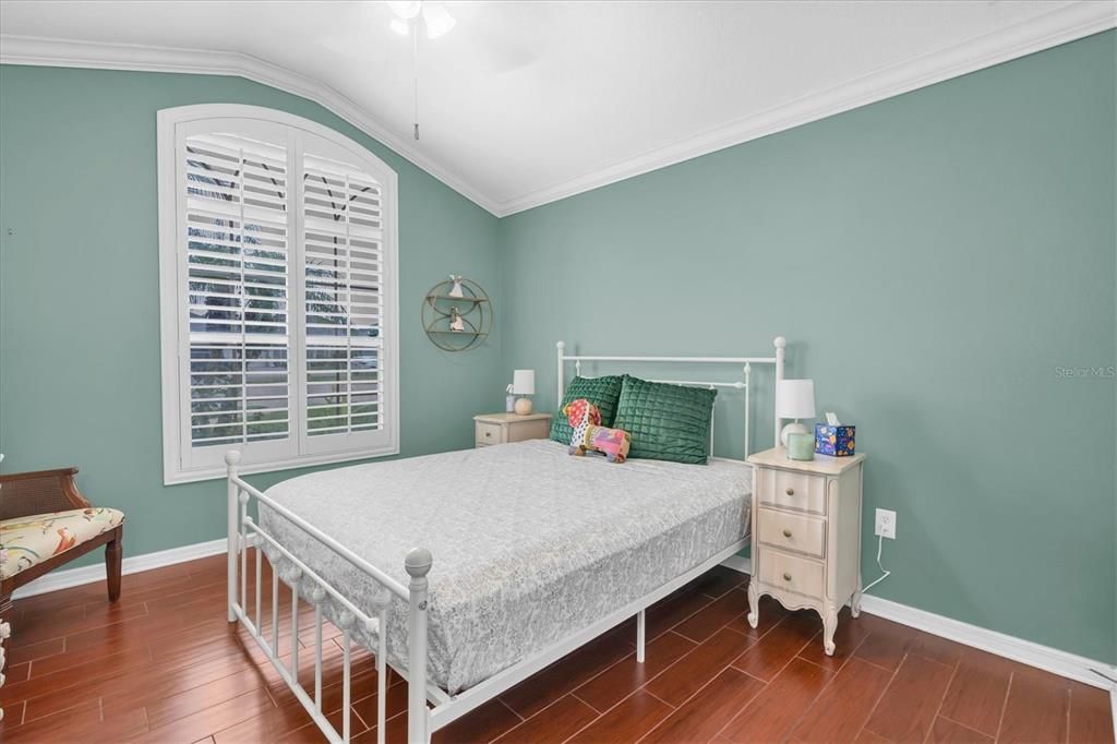 For Sale: $337,000 (3 beds, 2 baths, 1704 Square Feet)
